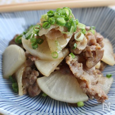 白だしで味つけ簡単!豚大根