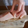 カリッカリでハマる✨塩麹で【のり塩チキン】の工程1
