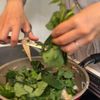 10分で完成!【そぼろモロヘイヤ丼】の工程3