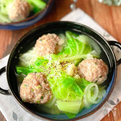 【体にやさしい味♡】キャベツと肉団子の中華スープ煮