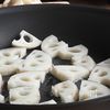 柚子胡椒香る　焼き蓮根の工程2