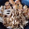 【鶏肉とたっぷりきのこのバター醤油炒め】コクうま簡単おかず♪の工程4