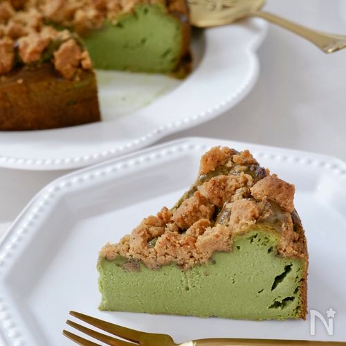 豆腐でやさしい【抹茶ときなこの米粉クランブルチーズケーキ】