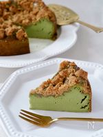 豆腐でやさしい【抹茶ときなこの米粉クランブルチーズケーキ】