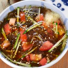 ちゅるちゅるつめた～い😋もずくとトマトの冷製中華スープ🥣