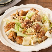 丸めてボリュームUP！【豚こまきのこの甘酢醤油炒め】