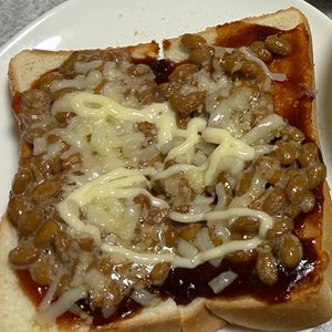 さねやんの作ってみた!投稿(納豆トマトピザトースト)