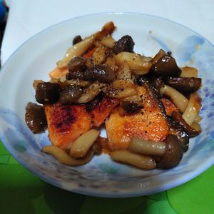 mikoの作ってみた!投稿(簡単ワンパン！【鮭ときのこのバタぽん照り焼き】コク旨♡)