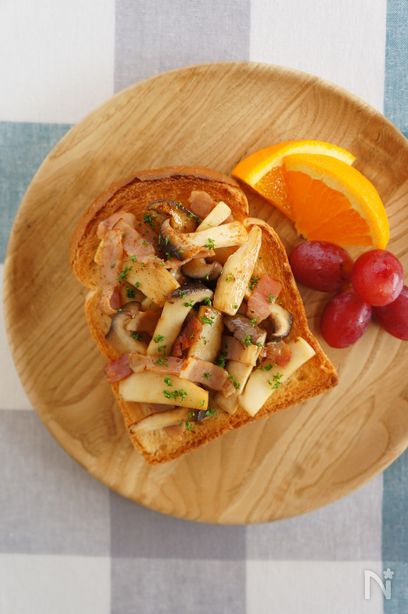 きのこのバター醤油トースト