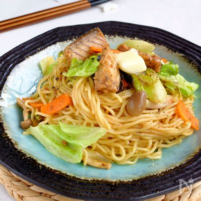 うま辛☆鯖味噌缶のちゃんちゃん焼きそば！