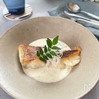 鯛のポワレ　ヴァンブランソース