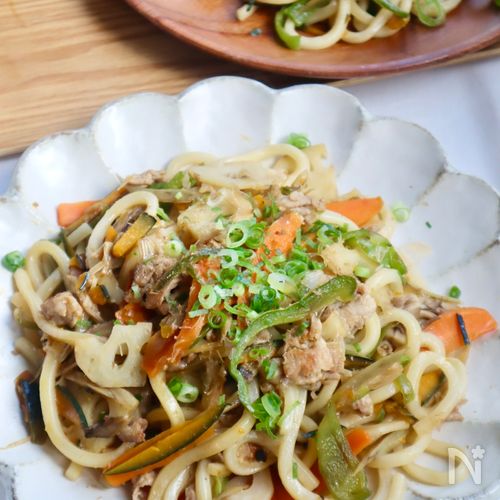 【秋野菜ときのこの焼きうどん】秋の味覚たっぷり♡