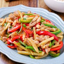 【豚ロースの青椒肉絲】ご飯との相性抜群！野菜たっぷり♬