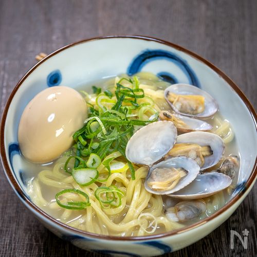 太麺が美味しい「あさりで作るさっぱり塩ラーメン」