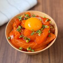 混ぜるだけ簡単！韓国風うまから漬けサーモン