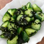 わかめスープの素で簡単！きゅうりとわかめの酢の物