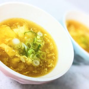 Patchouli🐱🐾の作ってみた!投稿(辛くないカレー粉で！黄金卵スープ)