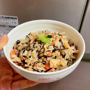 ケの作ってみた!投稿(【ひじきとツナの炊き込みご飯】栄養満点◎入れて待つだけ！)