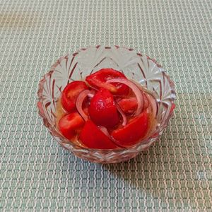 𝔂𝓾𝓶𝓲🍓の作ってみた!投稿(【食べる美容サプリ】トマトと紫玉ねぎのいたわりマリネ)