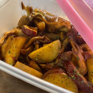 seiraの作ってみた!投稿(【さつまいも・れんこん・舞茸のデリ風お惣菜】冷めても美味しい)