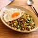 シャキッと食感にハマる♪【きゅうりたっぷり甘辛そぼろごはん】