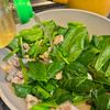 豚こまとほうれん草のつゆバタ炒めの工程2