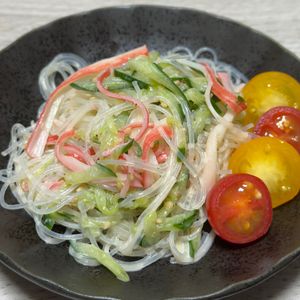 みーこの作ってみた!投稿(きゅうりとカニカマと春雨の旨ぽんマヨサラダ)