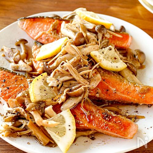 【鮭ときのこのバタポン照り焼き】味付け簡単!旨みがじゅわ♡