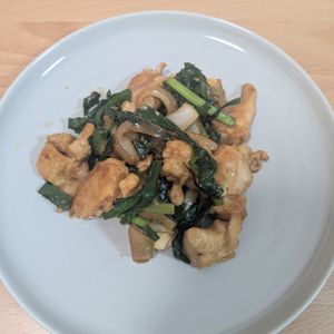 ゆいの作ってみた!投稿(ワンパン10分！【鶏むね肉とにらの旨ダレ炒め】スタミナ満点♩)