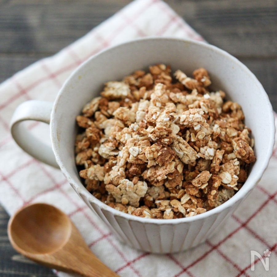 ナッツたっぷりのベイクドグラノーラのレシピ