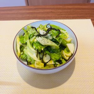 金の作ってみた!投稿(セロリの塩こんレモンサラダ漬け)