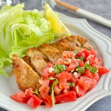 サクッと軽い薄切りとんかつ♪トマトバジルソース