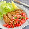 サクッと軽い薄切りとんかつ♪トマトバジルソース