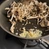 10分で大満足サラダ◎【レモン香るきのこのペペロンチーノ】の工程3