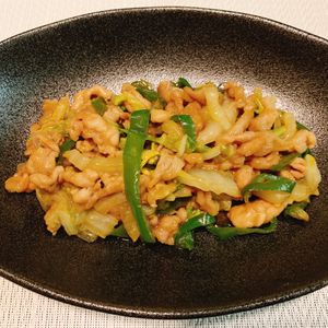 りんの作ってみた!投稿(行列の定食屋さんの🍚白菜とろとろ青椒肉絲🤩)