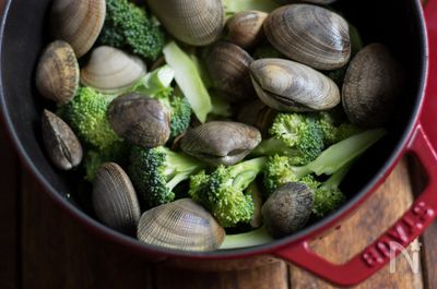 ２品調理 あさりと野菜の酒蒸しとスープ Staubレシピ By すがたなみ 菅田奈海 レシピサイト Nadia ナディア プロの料理家のおいしいレシピ