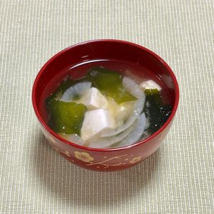 キャピタンの作ってみた!投稿(【豆腐と玉ねぎとわかめのお味噌汁】)