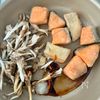 【秋鮭と舞茸の甘辛炒め】ご飯がめっちゃ進むおかず!の工程2