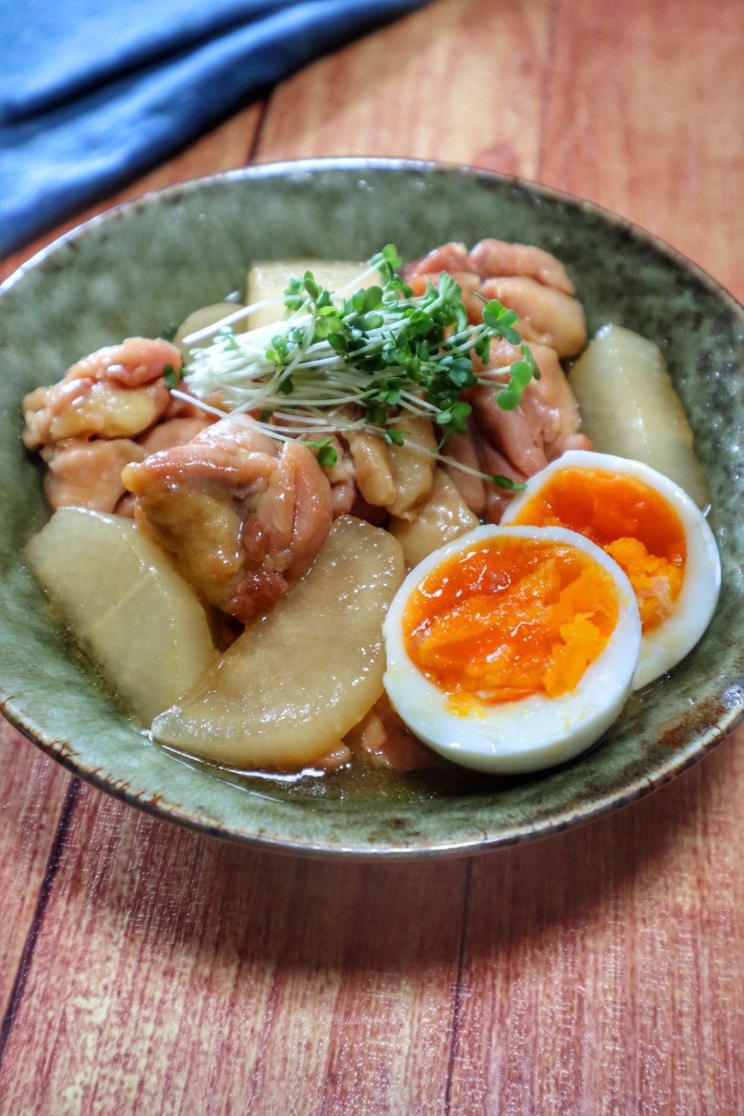 煮込み時間5分♪とろ〜り甘め♡鶏大根の煮物 | レシピサイトNadia