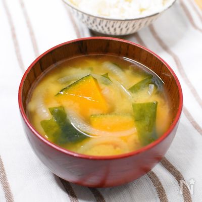かぼちゃとワカメの味噌汁【定番みそ汁】
