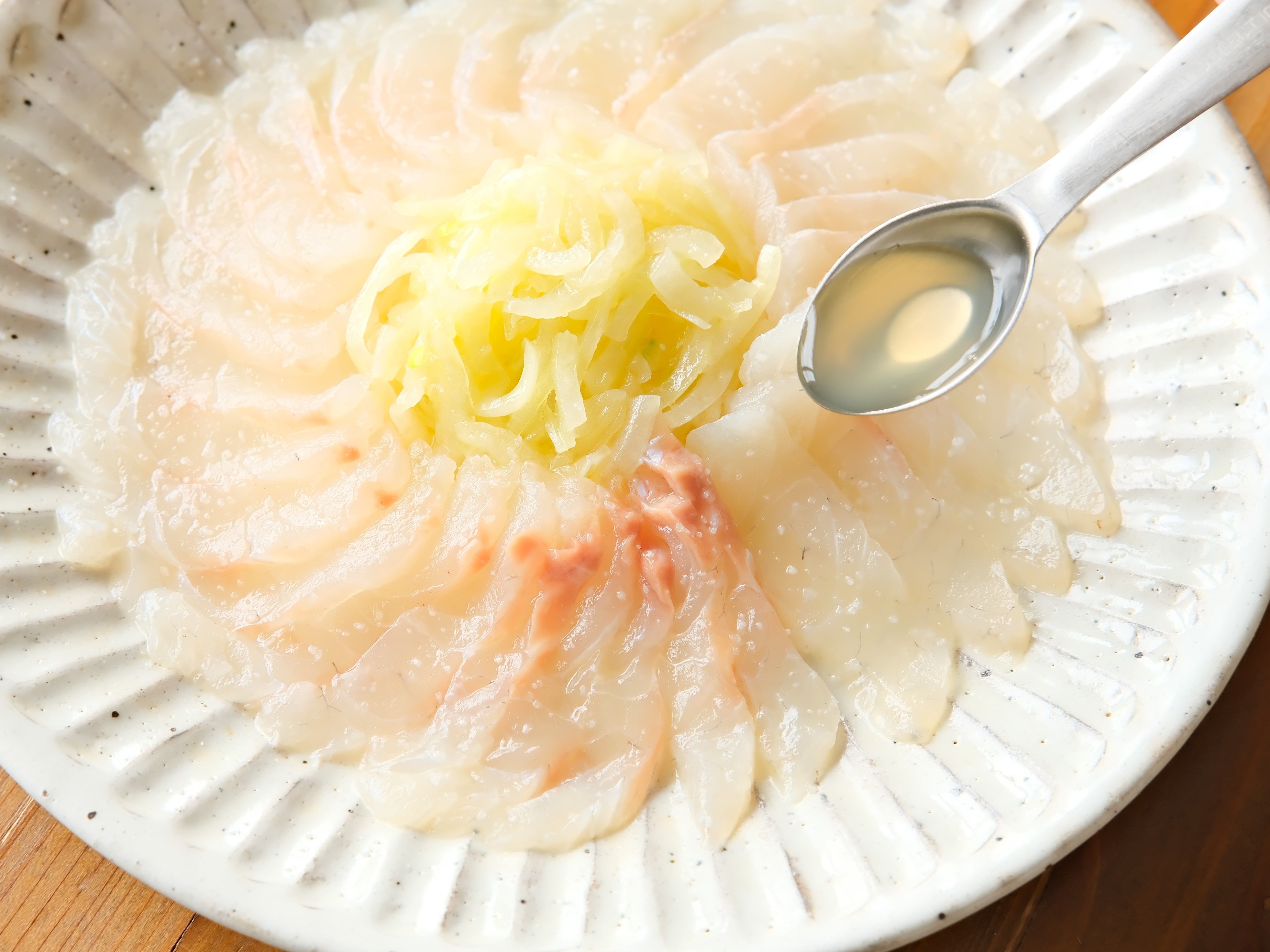 基本の鯛カルパッチョ】簡単で絶品/玉ねぎマリネも美味しい | レシピ