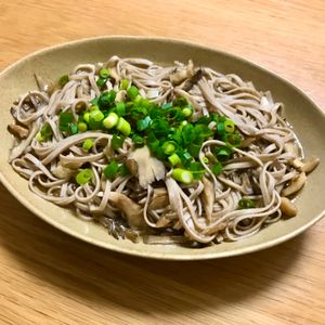 Nao★彡の作ってみた!投稿(ワンパンで【舞茸蕎麦】1人分で手軽で美味しい。)
