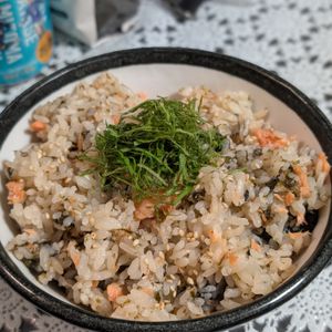 まゆのの作ってみた!投稿(包丁なし！火も使わない！塩鮭と海苔の炊き込みごはん)