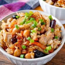 【鶏ごぼうお豆の五目炊き込みご飯】家族が喜ぶ♪人気メニュー♪