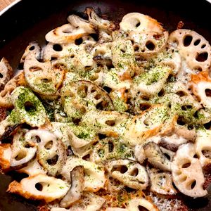michuの作ってみた!投稿(【れんこんとちくわのチーズ焼き】シャキっとホクッとおつまみ風)