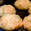 思わず「うまっ！」と一言。『新玉ねぎのたっぷり鶏バーグ』の工程5