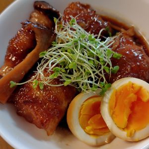 かめちゃん🐢の作ってみた!投稿(【角煮風豚巻き豆腐】ご飯3杯はいける！煮込み5分♪)