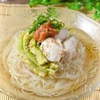 【翡翠茄子と水晶鶏のぶっかけそうめん】白だし香るさっぱり素麺