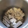 【箸でほどける！香ばし醤油スペアリブ】煮て焼くだけ！の工程1