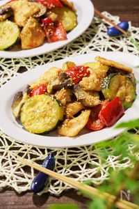 鶏むね肉と夏野菜の味噌マヨポン酢炒め